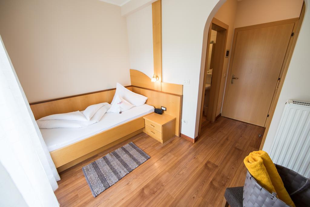 Hotel Waidmannhof Merano Habitación foto